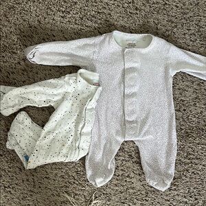 Baby One Piece Set - 2 magnetic onesies